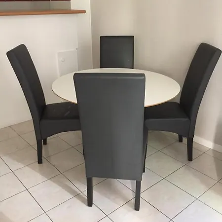 Appartement Plein Centre-jusqu'à 4 Personnes-parking Et Petit Déjeuner Inclus