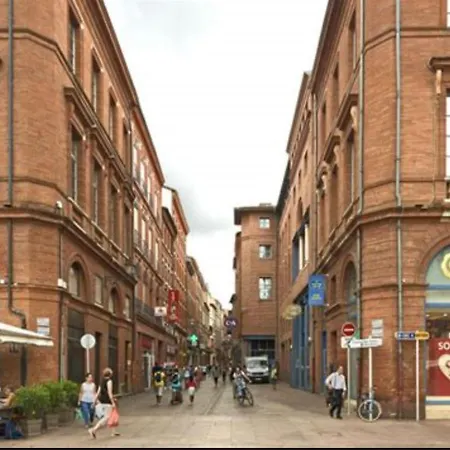 Plein Centre-jusqu'à 4 Personnes-parking Et Petit Déjeuner Inclus *